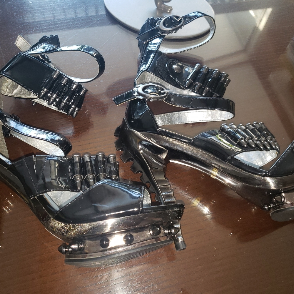 Shoes - Picture 2 of 3